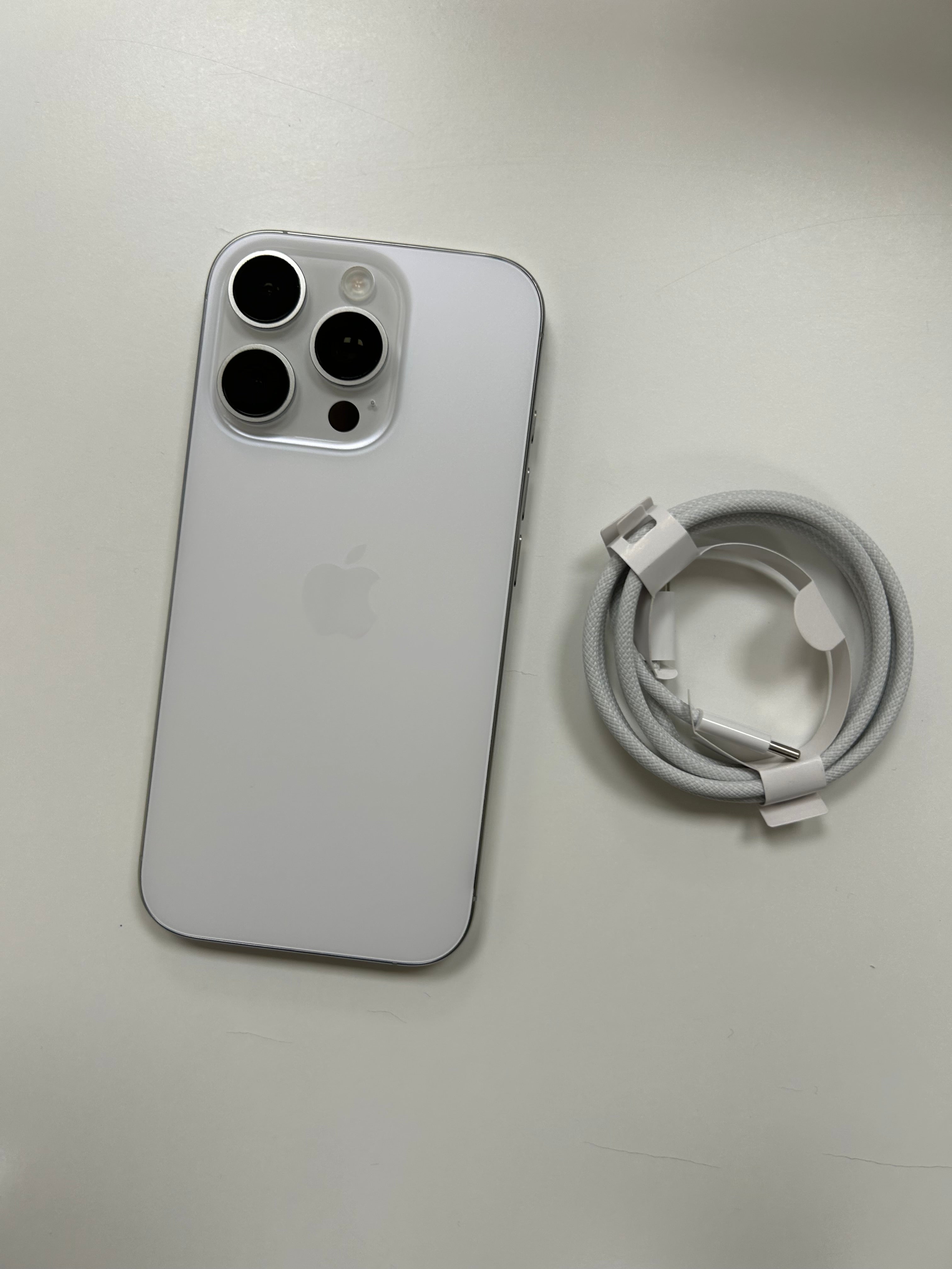 iPhone 16 Pro PANTALLA COMPATIBLE