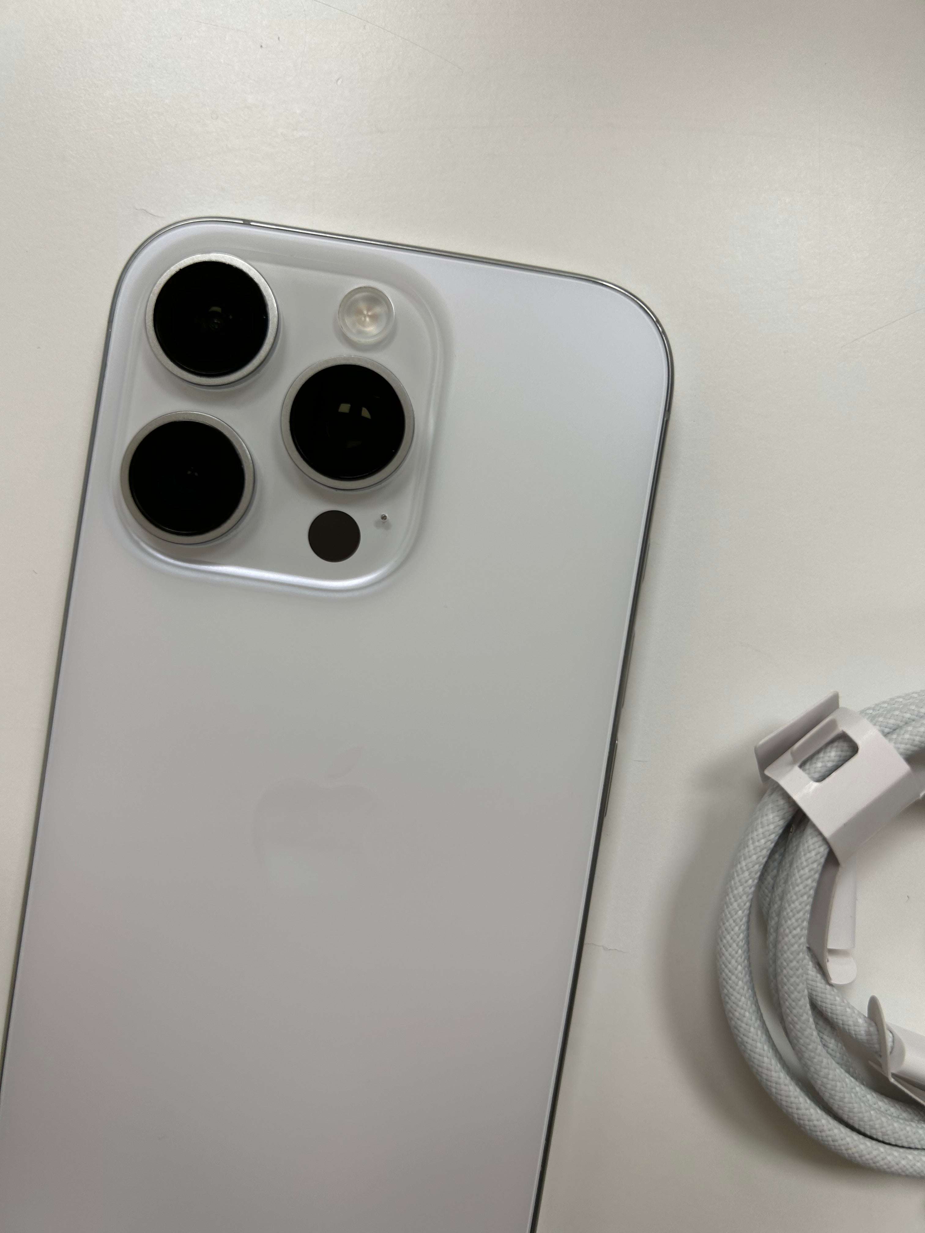 iPhone 16 Pro PANTALLA COMPATIBLE